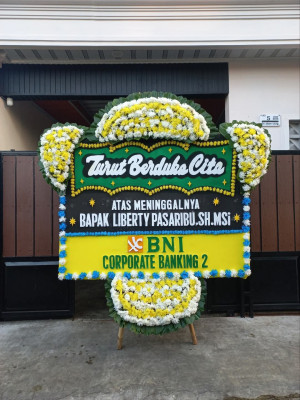 Papan Bunga Duka di Monjok Timur